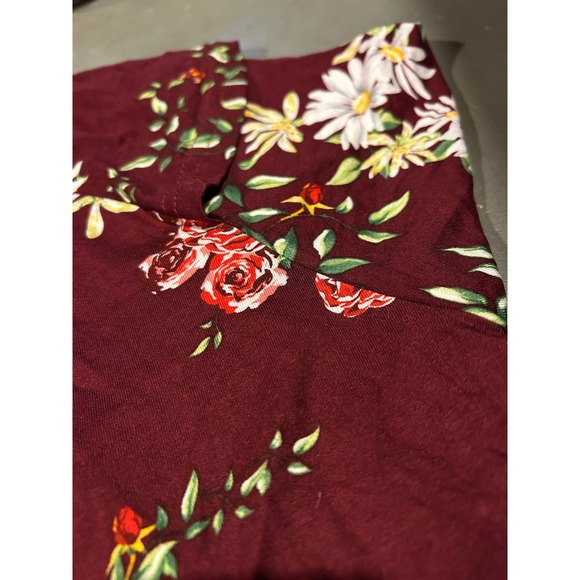 YVH Women's Burgundy XL Floral Print V Neck Short Sleeve Tunic Top - Picture 3 of 3